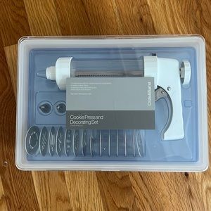 Crate & Barrel cookie Press & decorating set